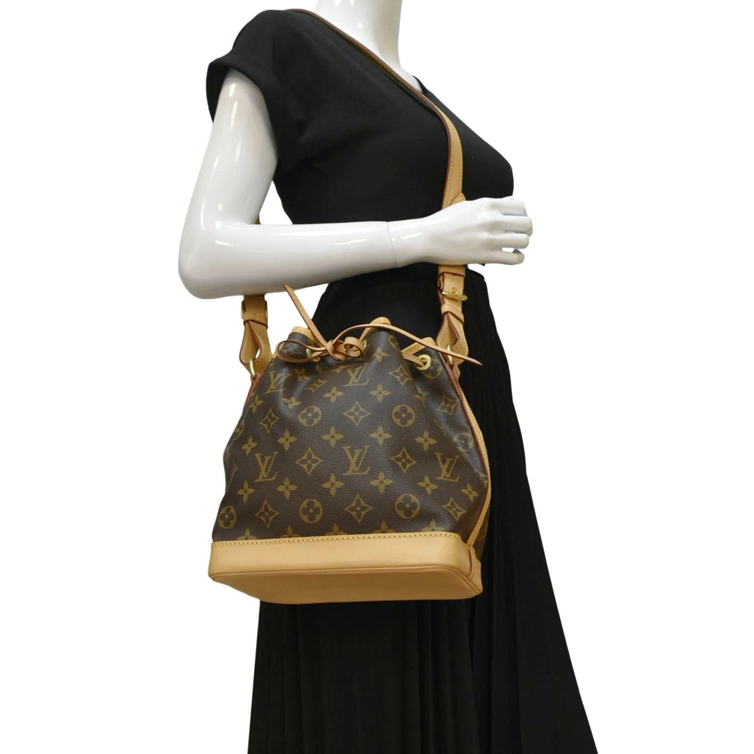 LOUIS VUITTON Noe BB Monogram Canvas Shoulder Bag Brown